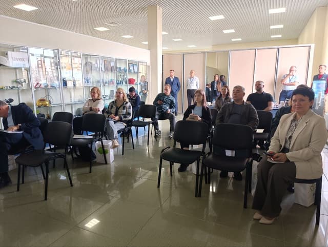 photo_5443021752713213991_y