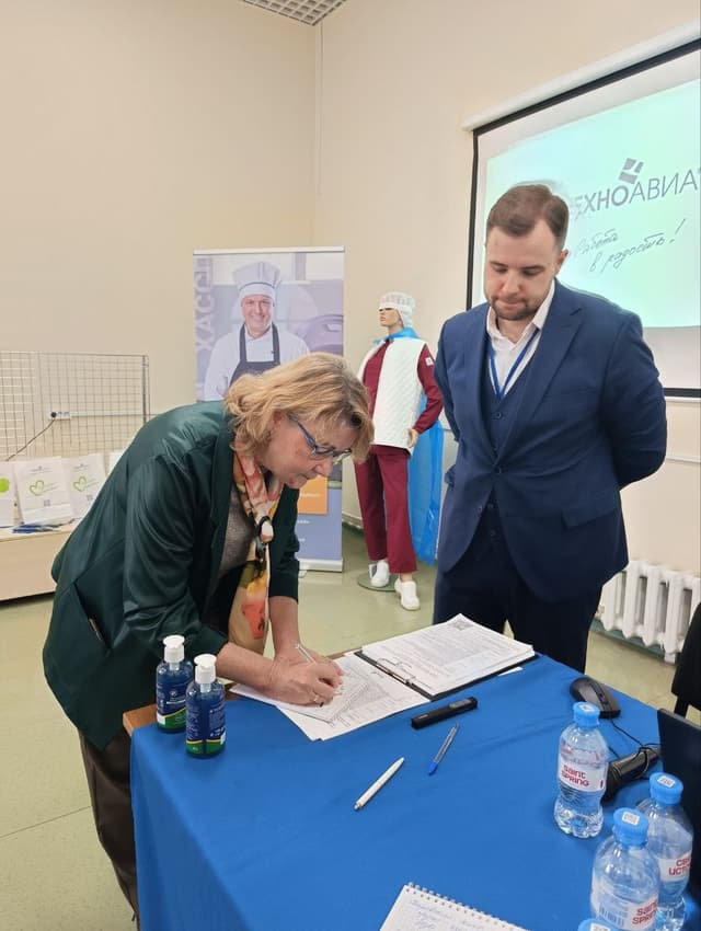 photo_5443021752713213995_y