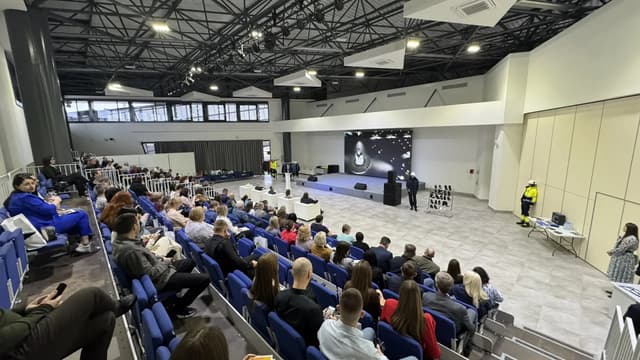 856f928b-2410-4c28-8b75-b702c25dd752